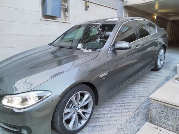 ب ام و، سری 5 سدان