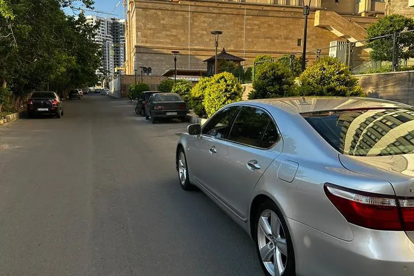 لکسوس،  LS