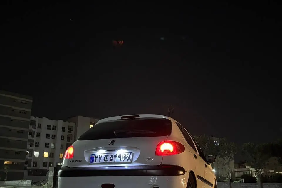 پژو،  206