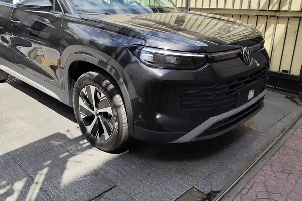 فولکس، تایرون L