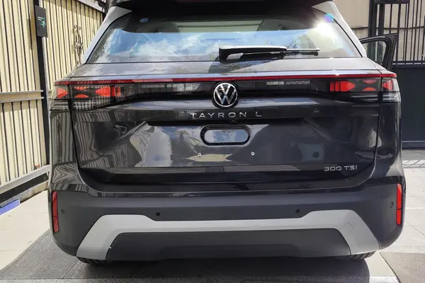 فولکس، تایرون L