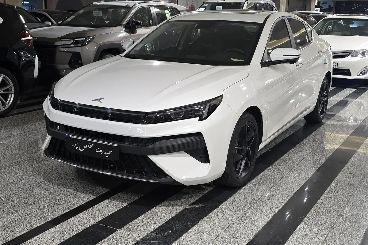 کی ام سی،  J7