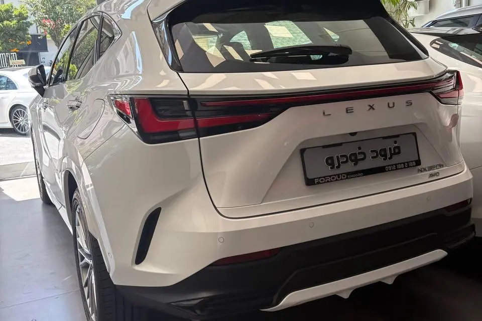 لکسوس،  NX