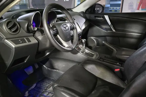 مزدا، 3 نیو صندوق دار