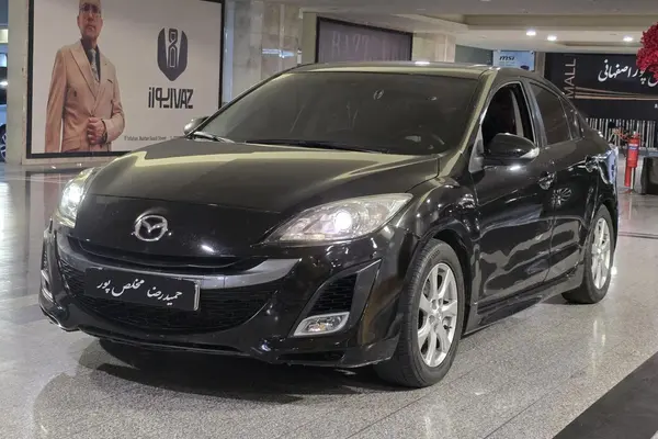 مزدا، 3 نیو صندوق دار