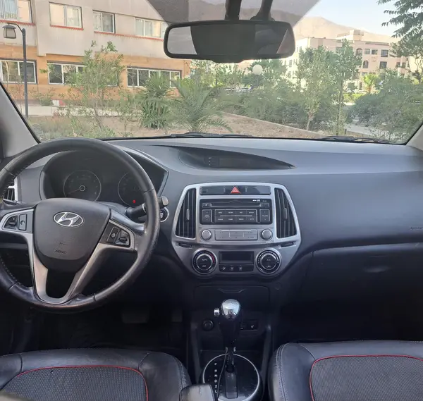 هیوندای  i20
