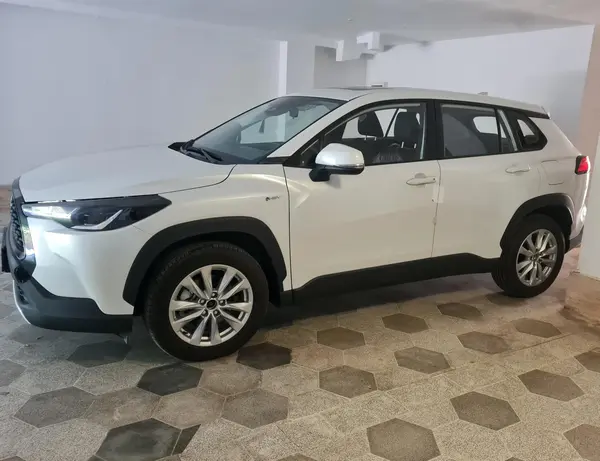 تویوتا، کرولا کراس هیبرید