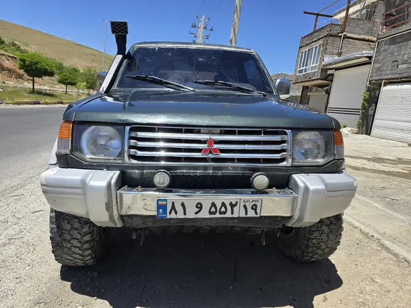میتسوبیشی  پاجرو دو در