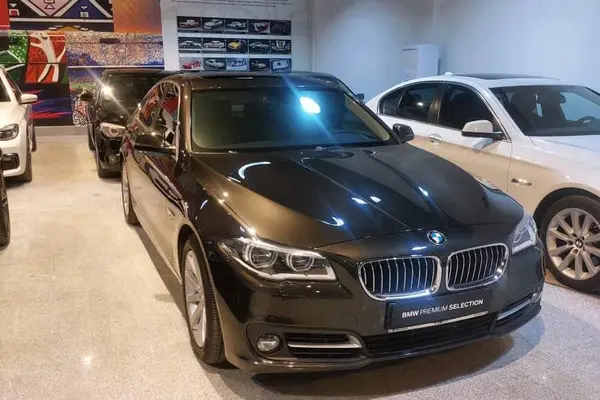 ب ام و، سری 5 سدان