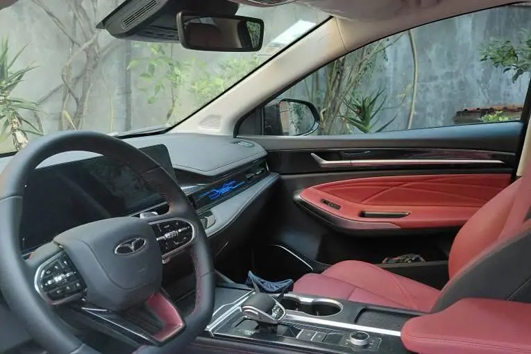 فونیکس،  آریزو 6 جی تی (Z6 GT)