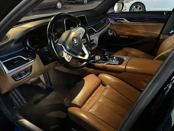 ب ام و، سری 7