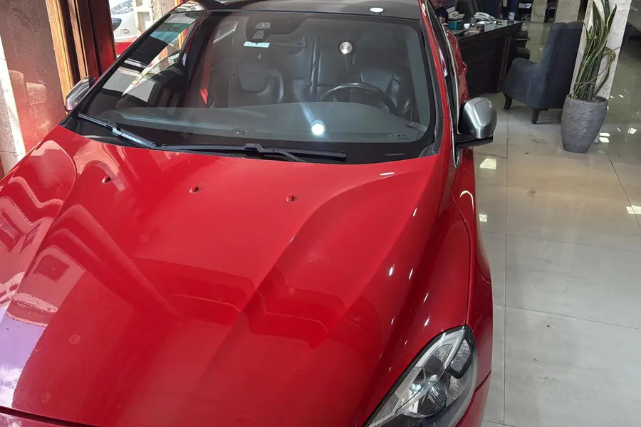 ولوو، V40