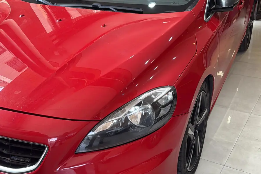 ولوو، V40
