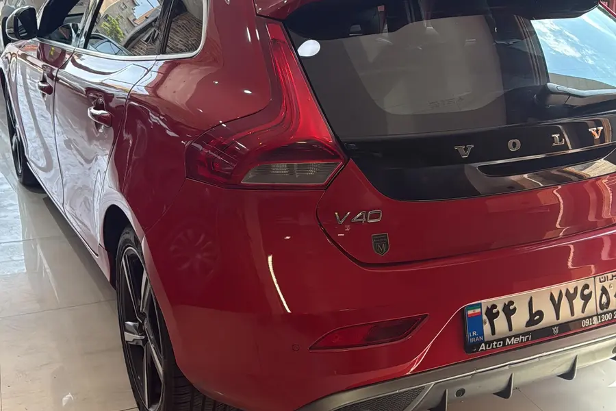 ولوو، V40