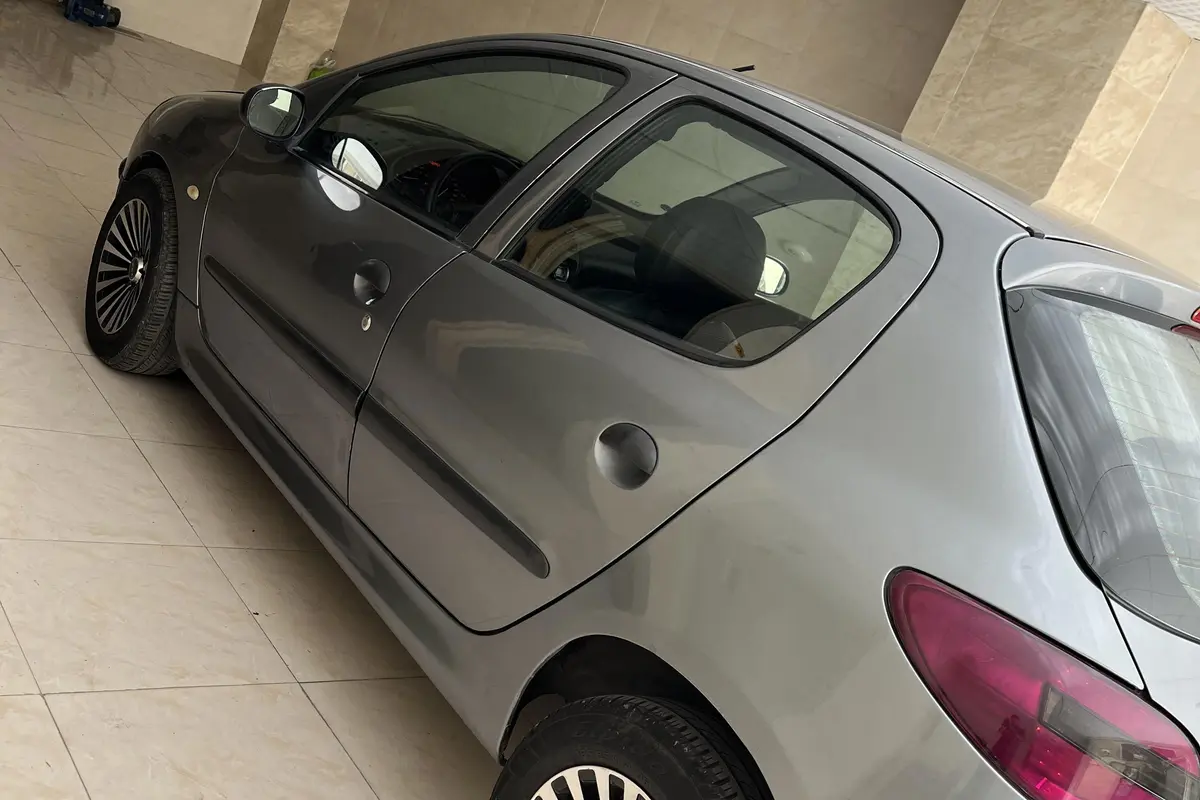 پژو،  206