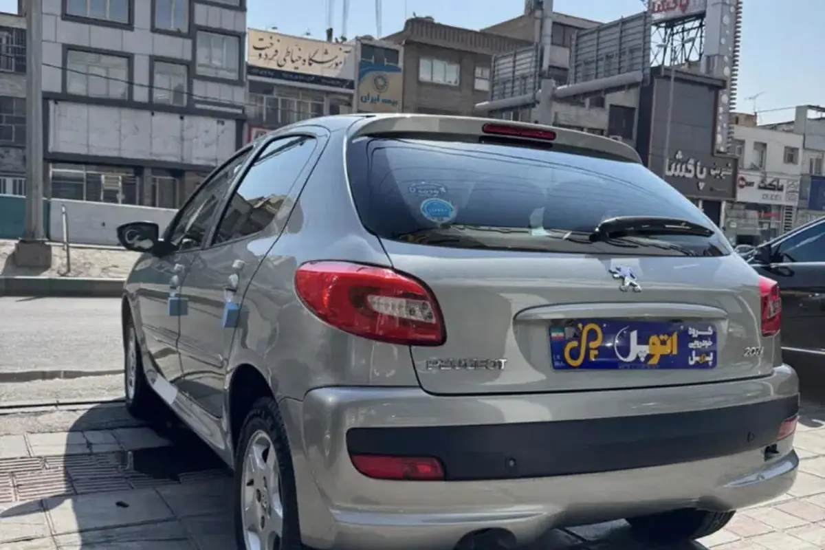 پژو،  207