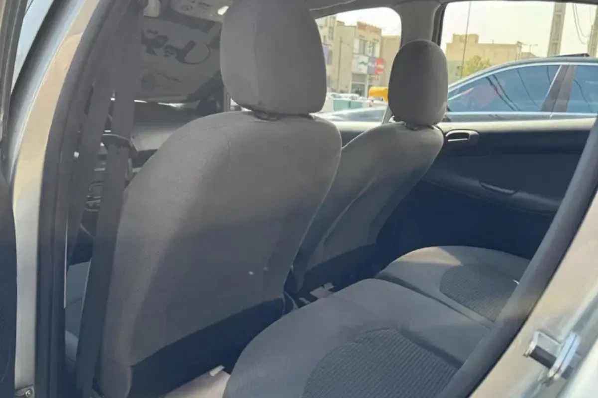 پژو،  207