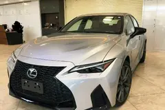 لکسوس، IS