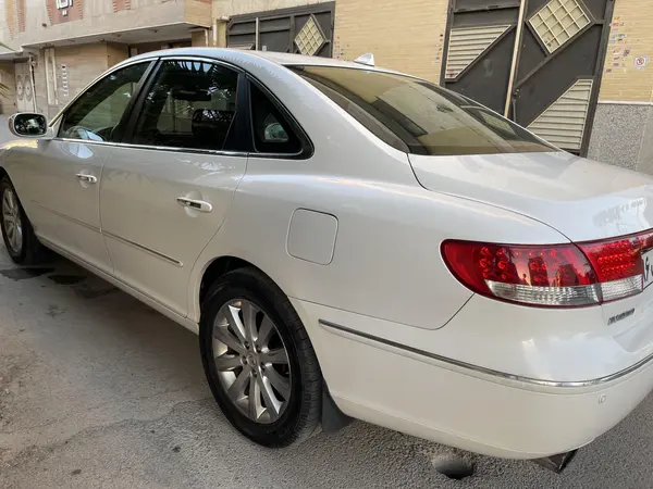 هیوندای، آزرا (گرنجور)