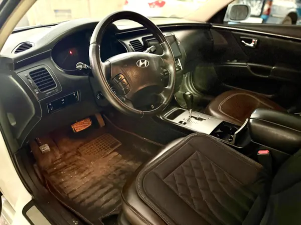 هیوندای، آزرا (گرنجور)