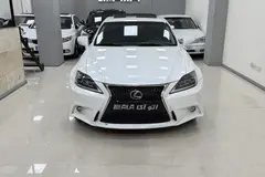 لکسوس، IS