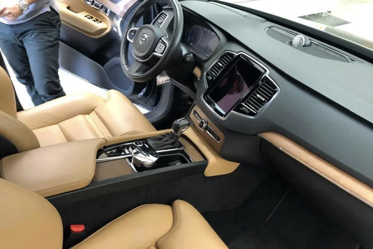 ولوو  XC90