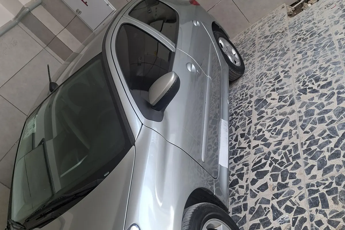پژو،  207