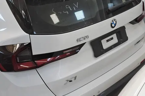 ب ام و، X1