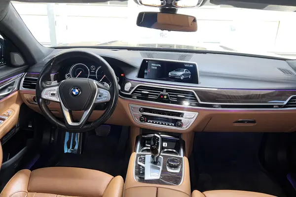 ب ام و، سری 7