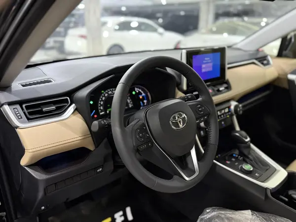 تویوتا، راوفور هیبرید