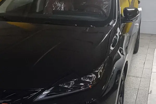 فونیکس، آریزو 6 جی تی (Z6 GT)