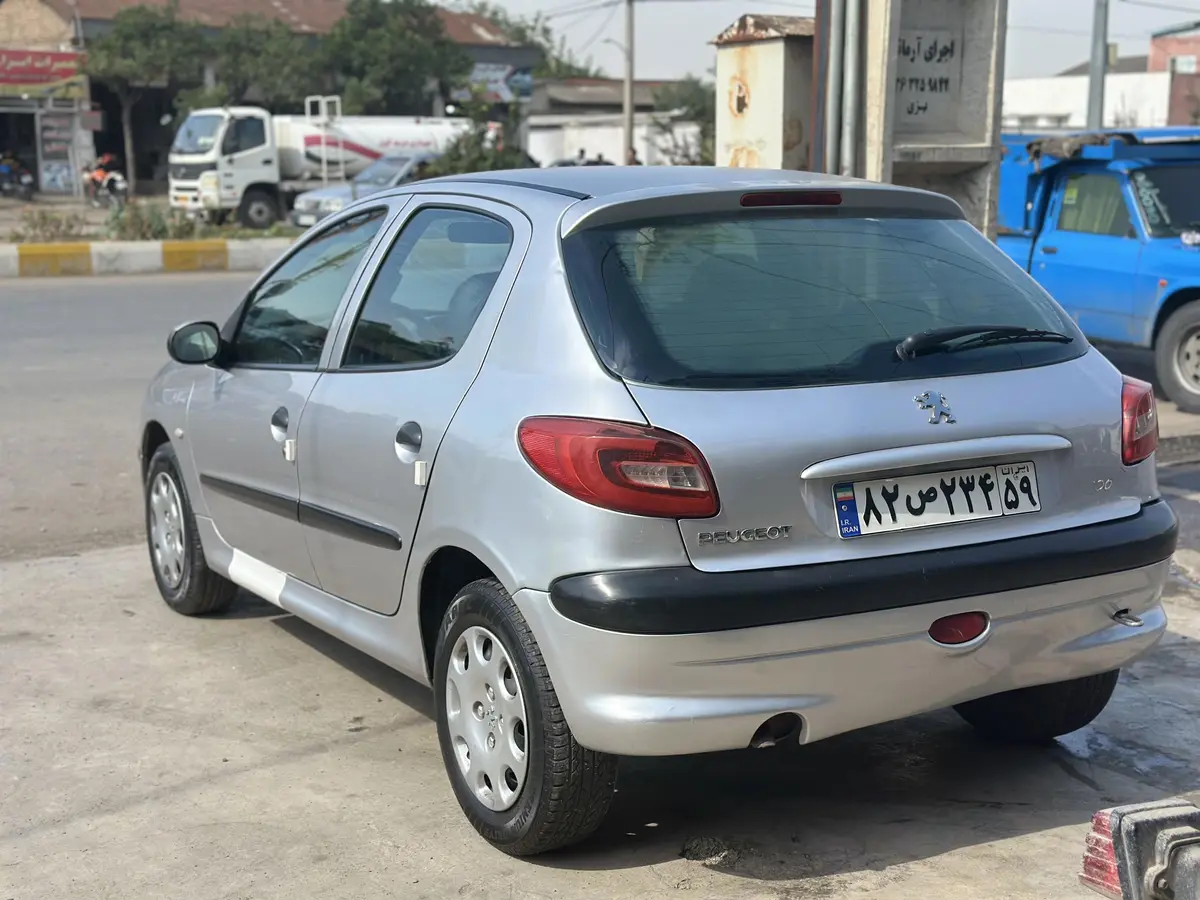 پژو،  206