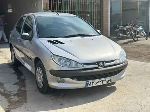 پژو، 206