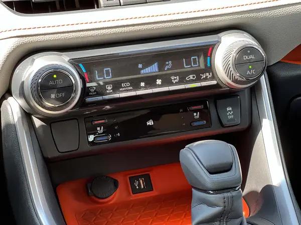 تویوتا، راوفور