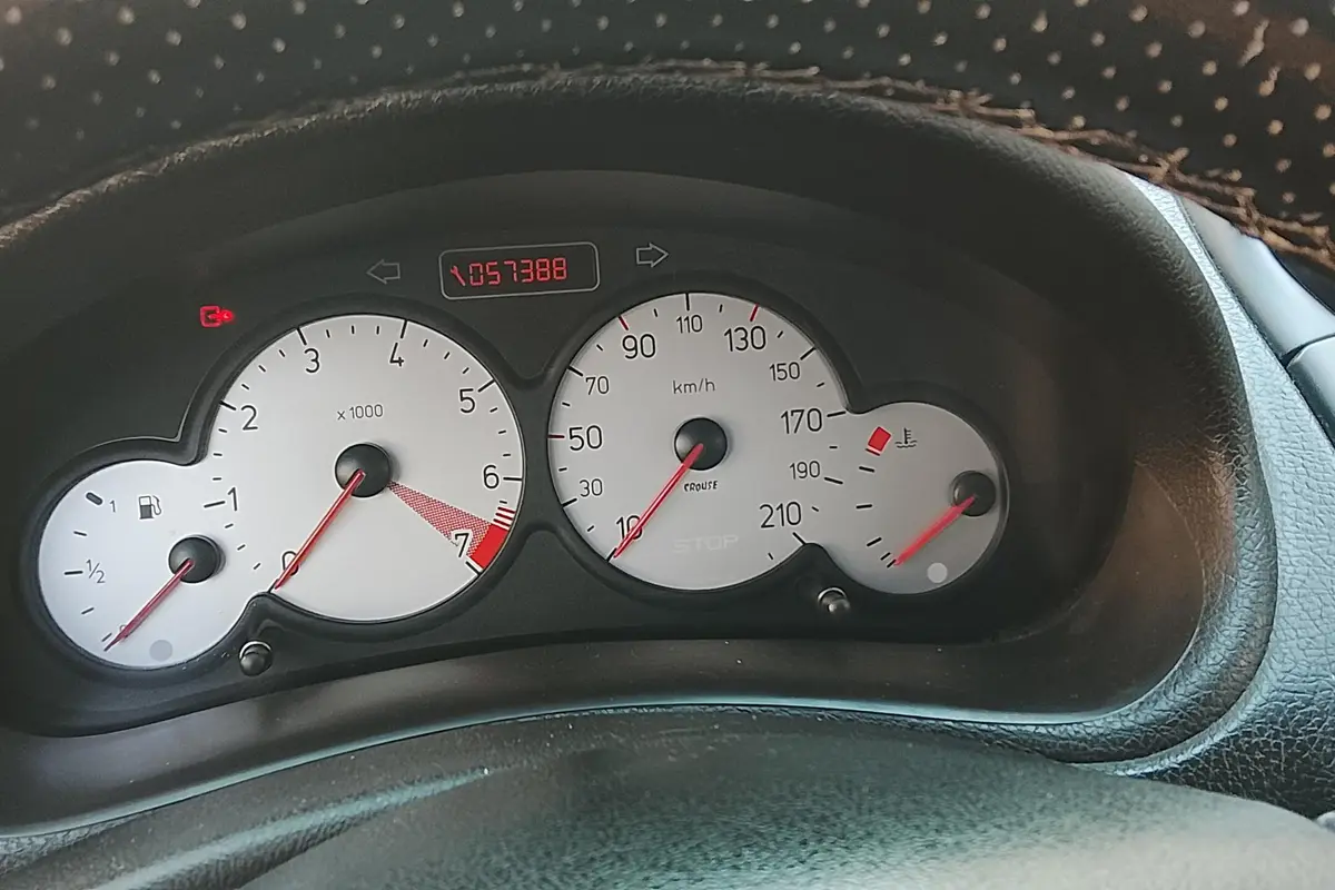 پژو،  206