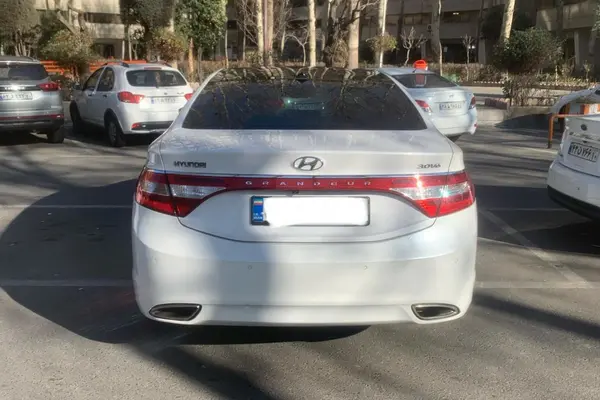 هیوندای، آزرا (گرنجور)