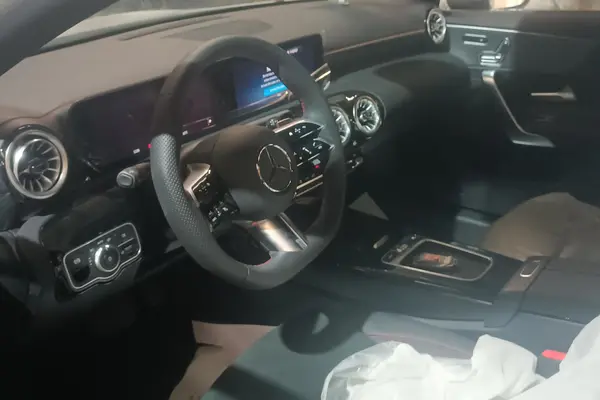 بنز، کلاس A سدان