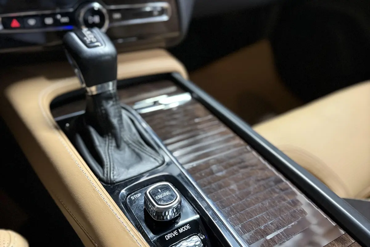 ولوو،  XC90