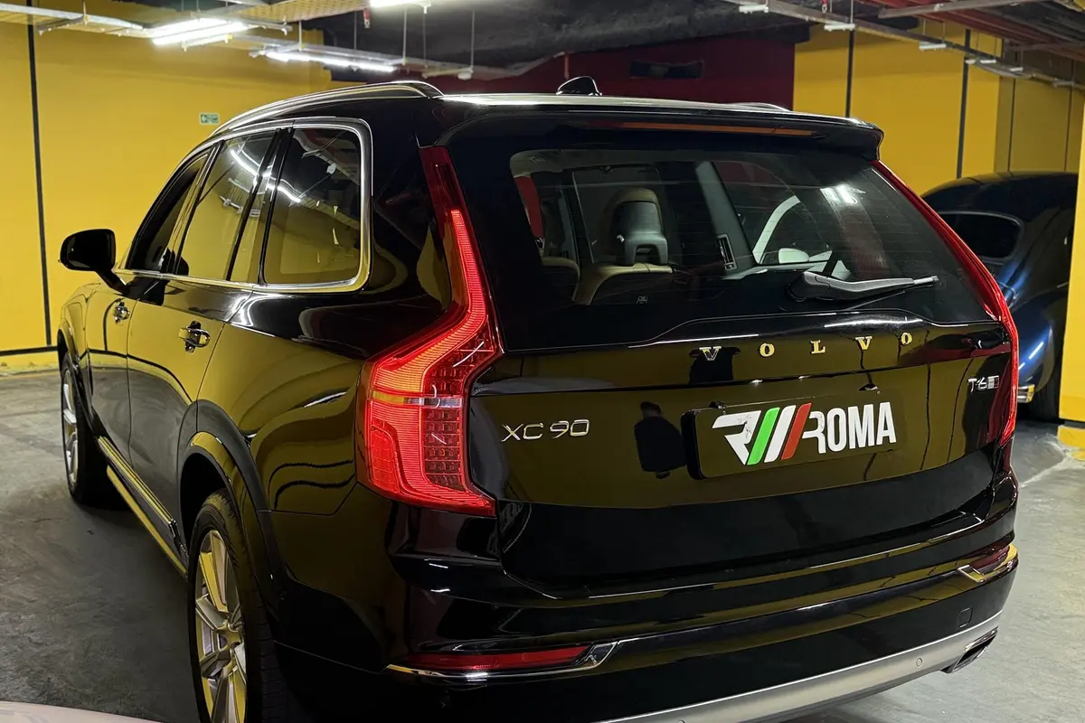 ولوو،  XC90