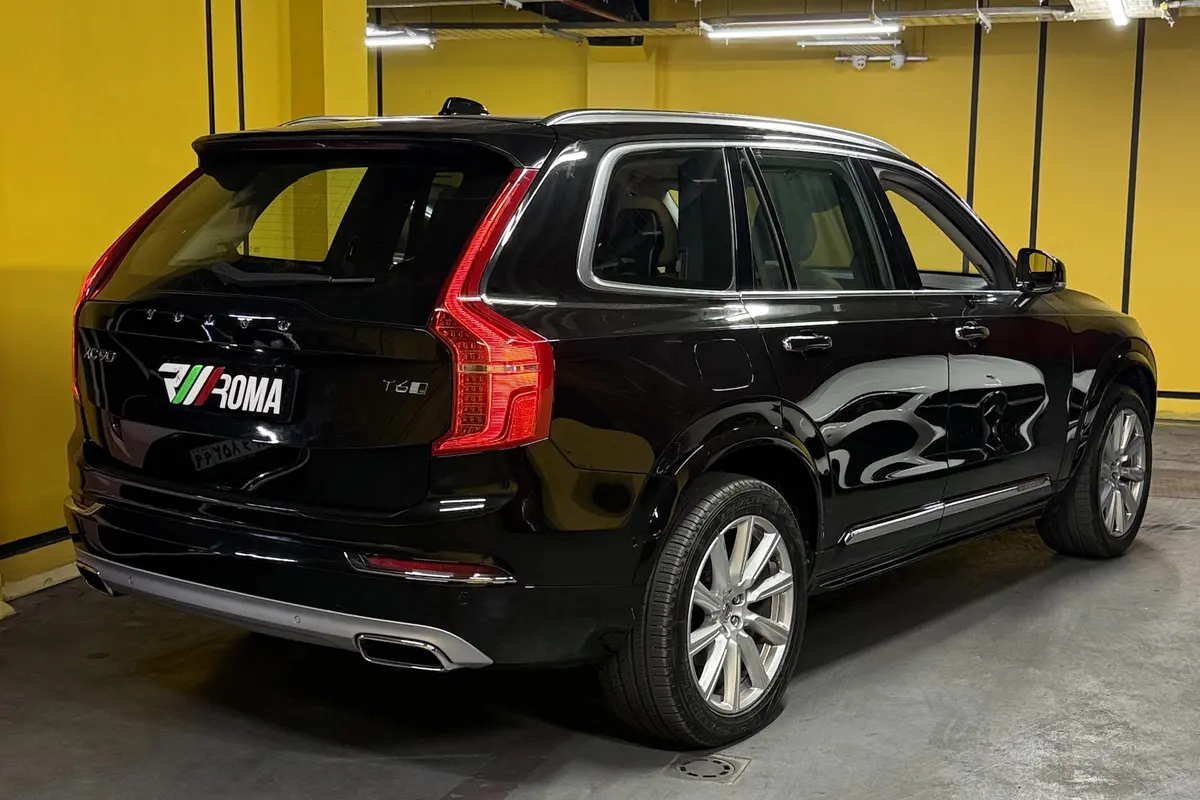ولوو،  XC90