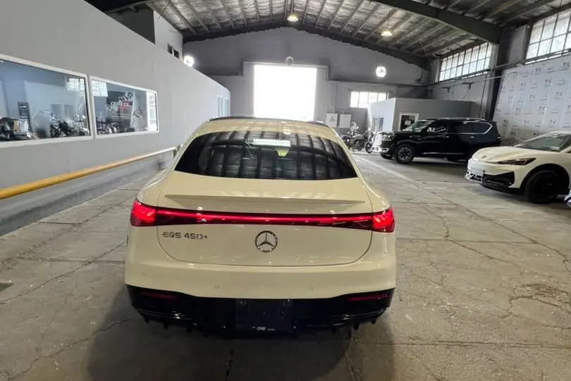 بنز،  EQE Sedan