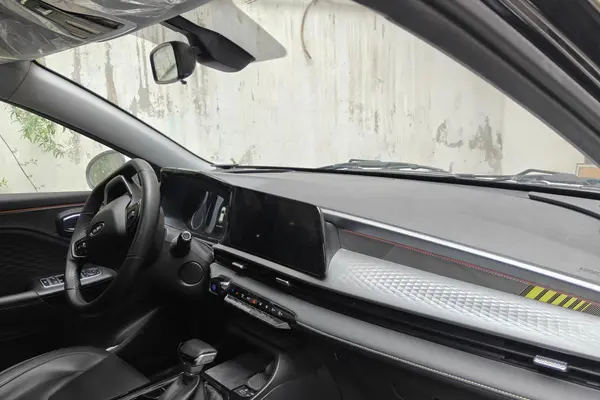 ام وی ام، X33 کراس