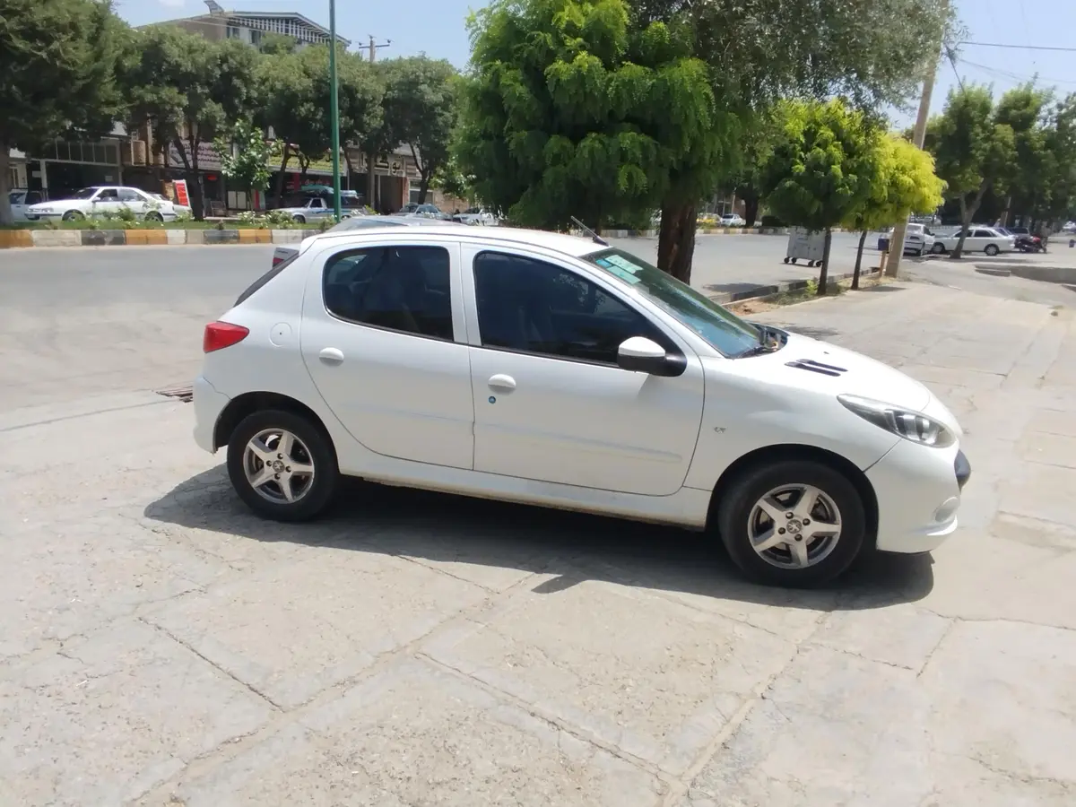 پژو،  207