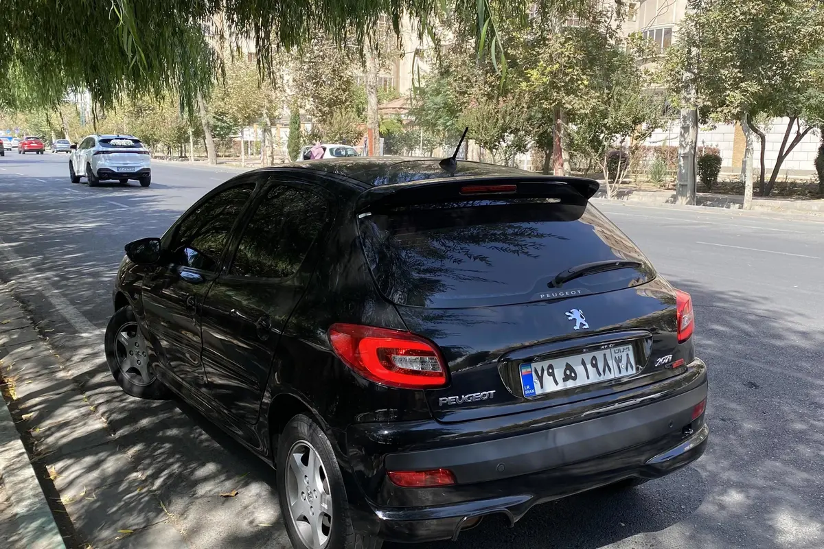 پژو،  207