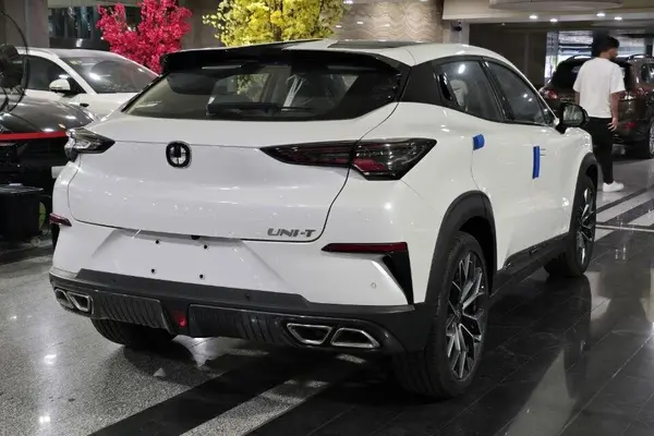چانگان  UNI-T