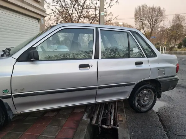 پراید، صندوق دار