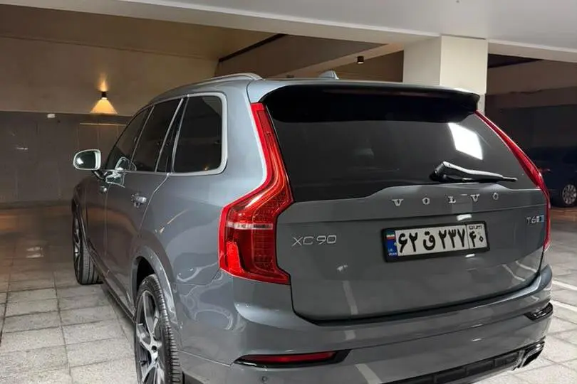 ولوو،  XC90