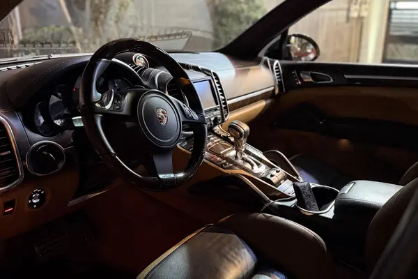 پورشه، کاین