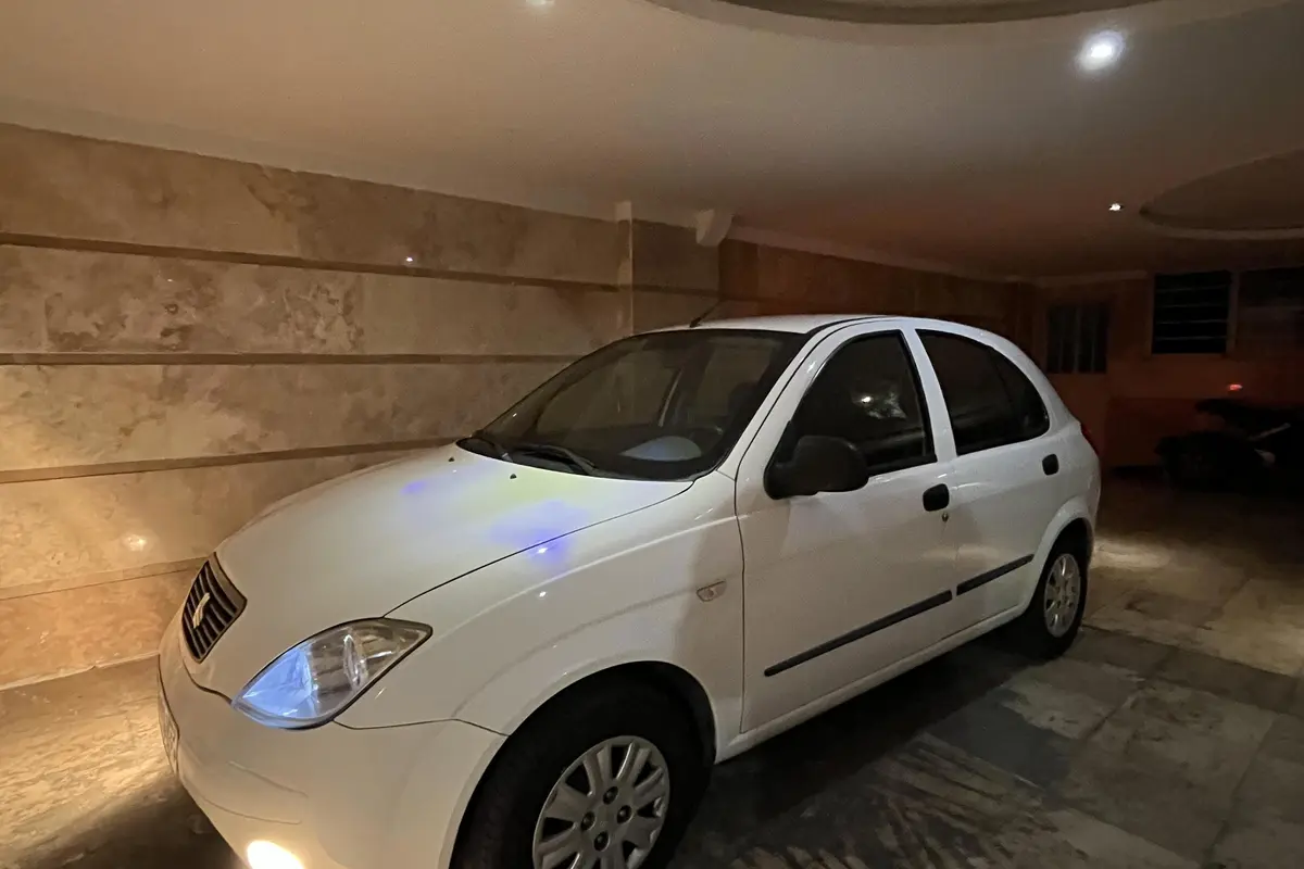 تیبا،  هاچ بک