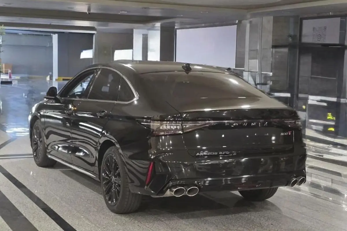 فونیکس،  آریزو 8 (Z8)